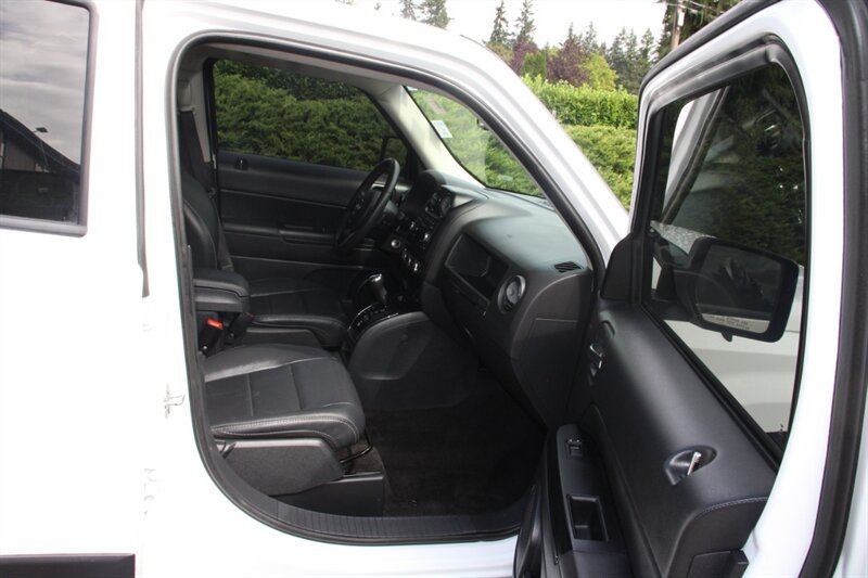 Used 2015 Jeep Patriot High Altitude AWD/4WD image 14