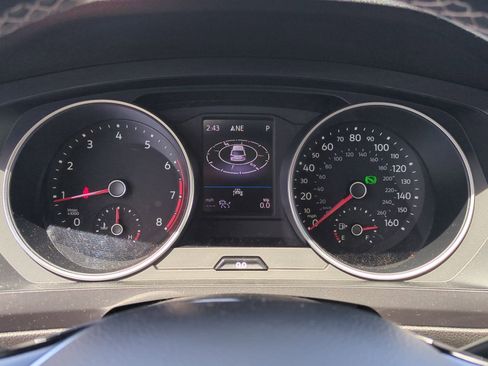 Used 2021 Volkswagen Tiguan SE w/ Panoramic Sunroof Package AWD/4WD image 21