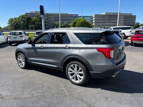 Used 2023 Ford Explorer Platinum w/ Technology Package AWD/4WD image 5