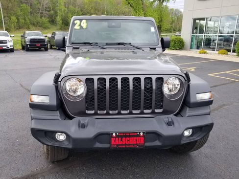 Used 2024 Jeep Wrangler Sport AWD/4WD image 2