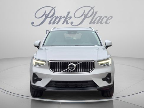 Used 2023 Volvo XC40 B5 Plus w/ Protection Package Premier AWD/4WD image 9