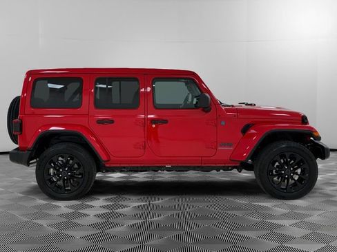 Used 2025 Jeep Wrangler Unlimited Sahara w/ Safety Group image 2