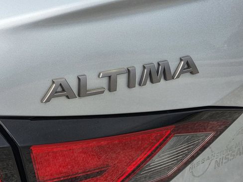 Used 2023 Nissan Altima 2.5 SV w/ SV Premium Package FWD image 28
