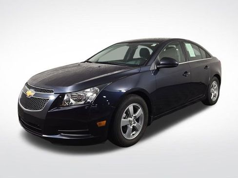 Used 2014 Chevrolet Cruze LT FWD image 2