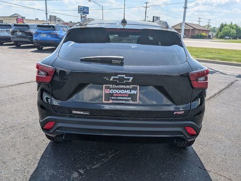 New 2026 Chevrolet Trax RS w/ Sunroof Package FWD image 6