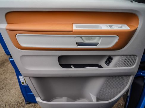 New 2025 Volkswagen ID. Buzz Pro S Plus image 27