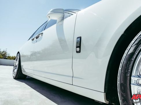 Used 2017 Rolls-Royce Ghost RWD image 35