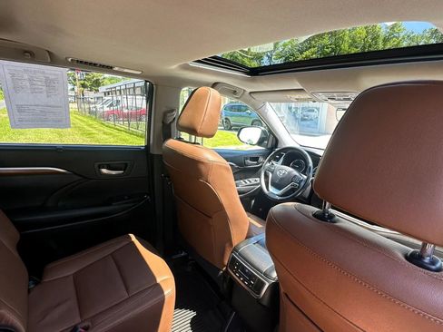 Used 2018 Toyota Highlander Limited AWD/4WD image 34