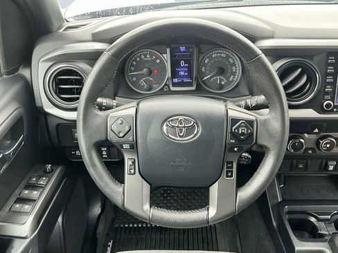 Used 2020 Toyota Tacoma TRD Sport image 13