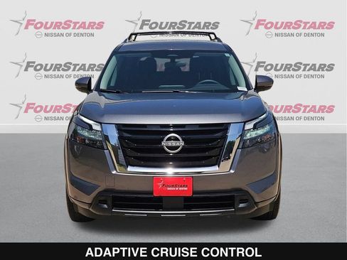 Used 2025 Nissan Pathfinder SV FWD image 9