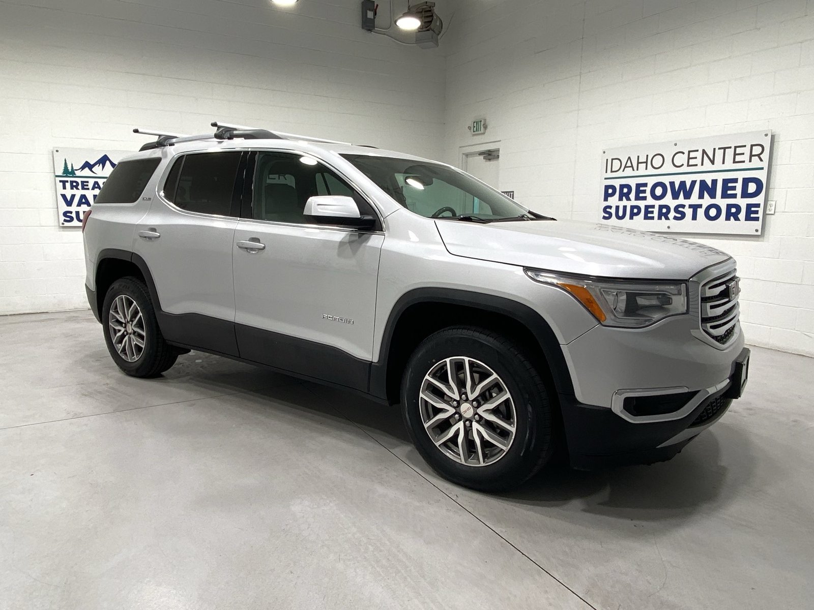 Used 2019 GMC Acadia SLE w/ Driver Alert Package I AWD/4WD image 2