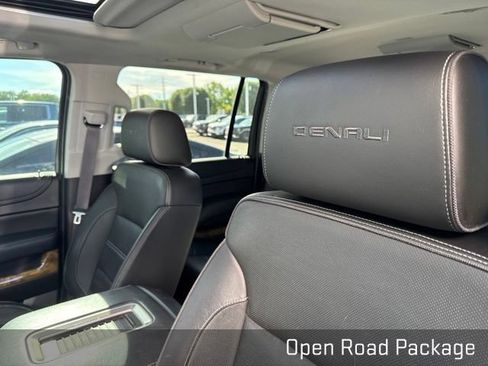 Used 2017 GMC Yukon XL Denali w/ Open Road Package AWD/4WD image 9