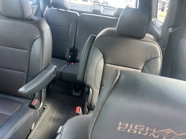 Used 2022 Chevrolet Traverse High Country w/ LPO, Floor Liner Package AWD/4WD image 9