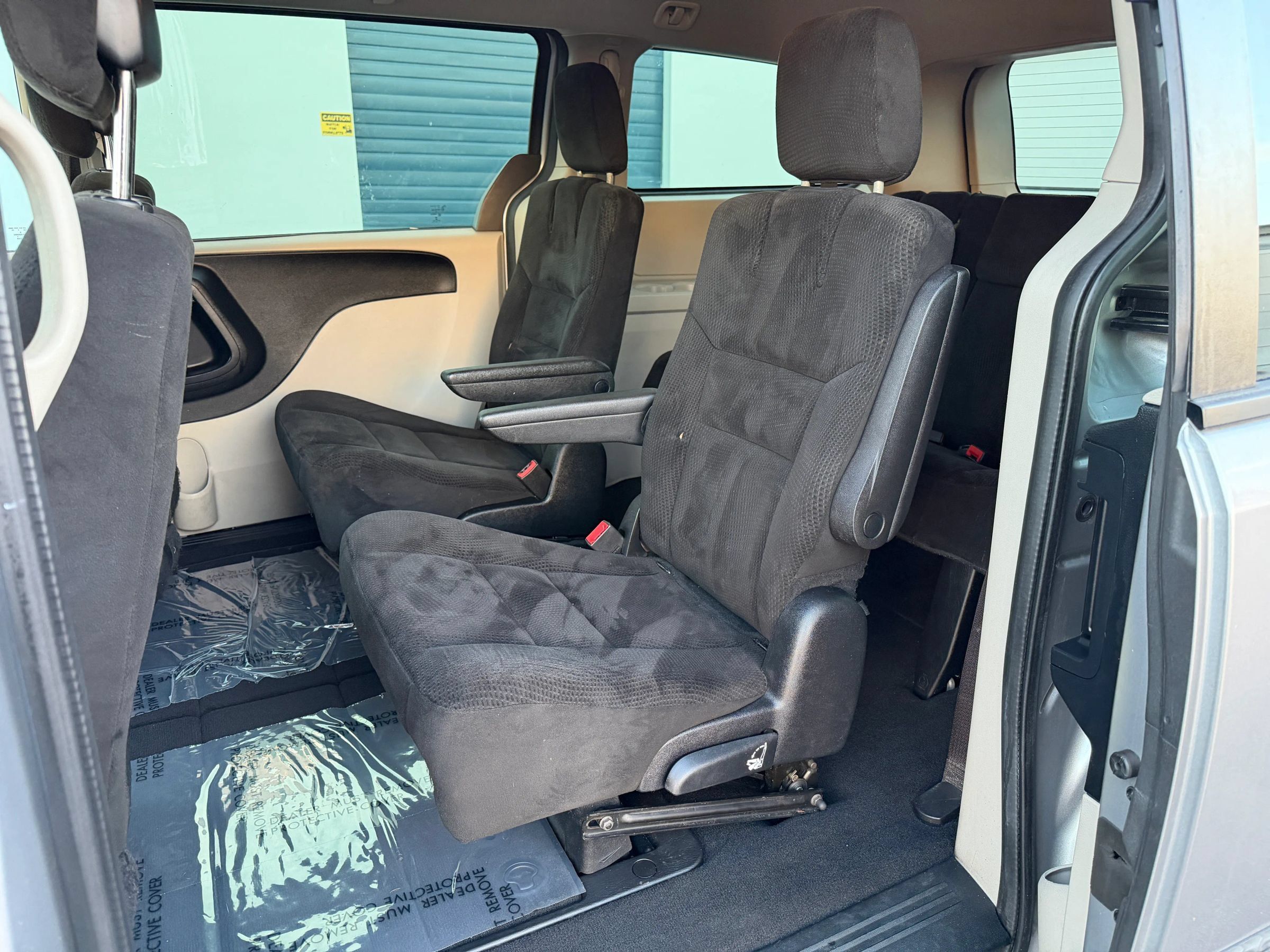 Used 2016 Dodge Grand Caravan American Value Package w/ UConnect Hands-Free Group FWD image 15