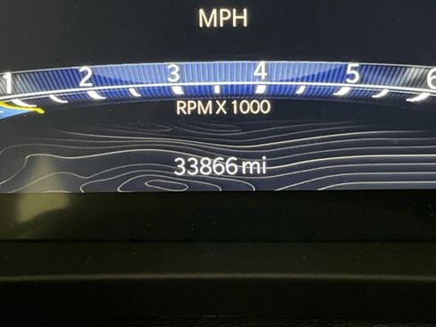 Used 2022 Jeep Grand Cherokee Limited w/ Luxury Tech Group II image 6