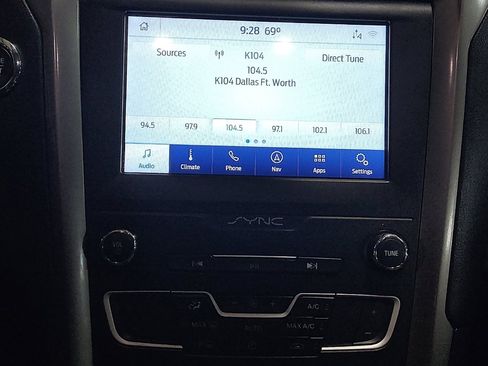 Used 2020 Ford Fusion SE image 25