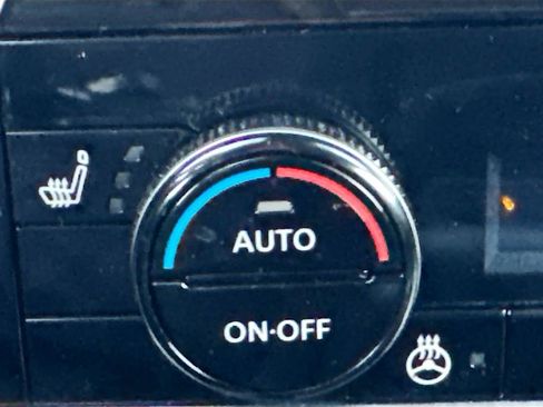 Used 2021 Nissan Rogue Platinum image 21