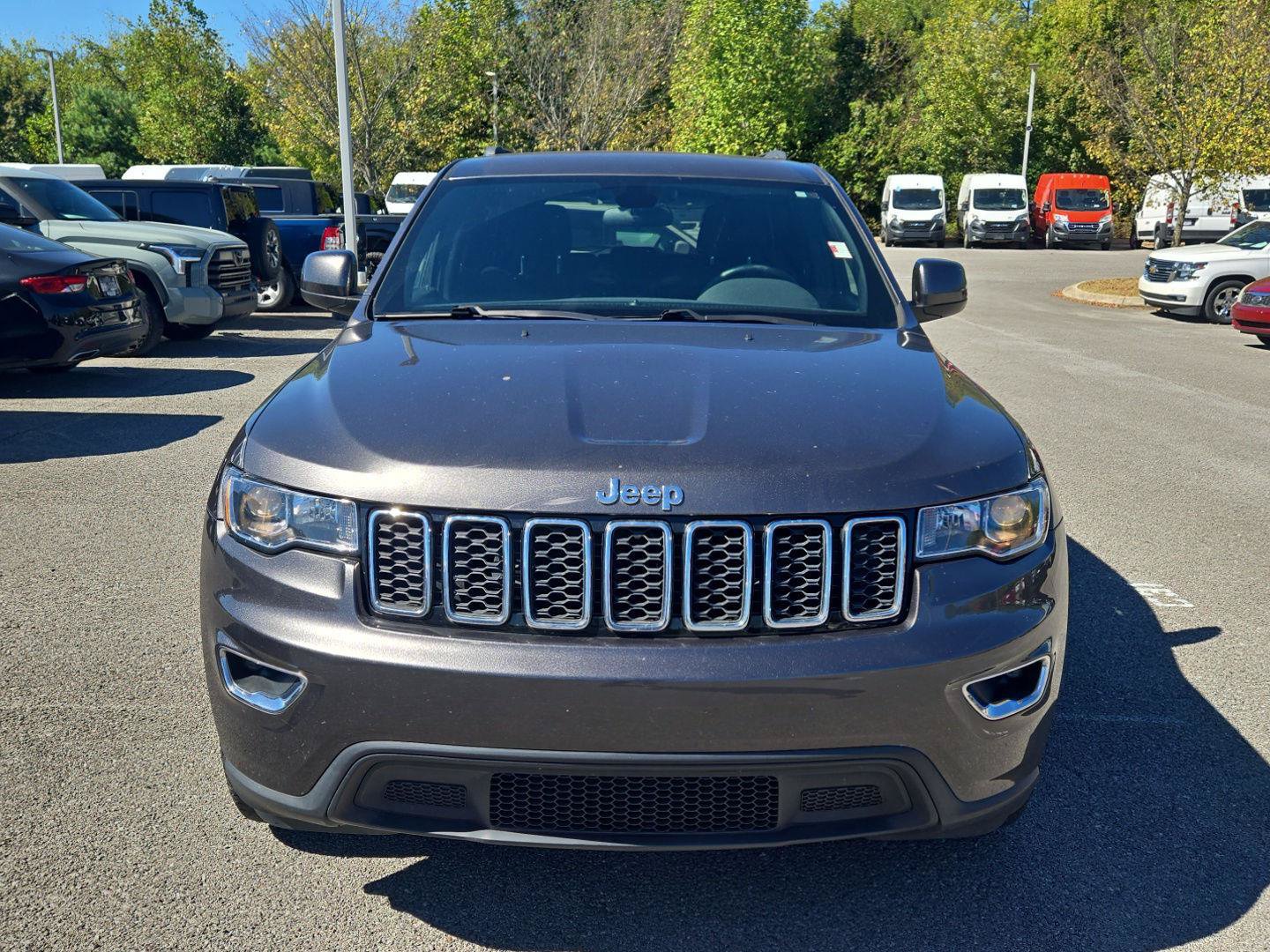 Used 2020 Jeep Grand Cherokee Laredo RWD image 2