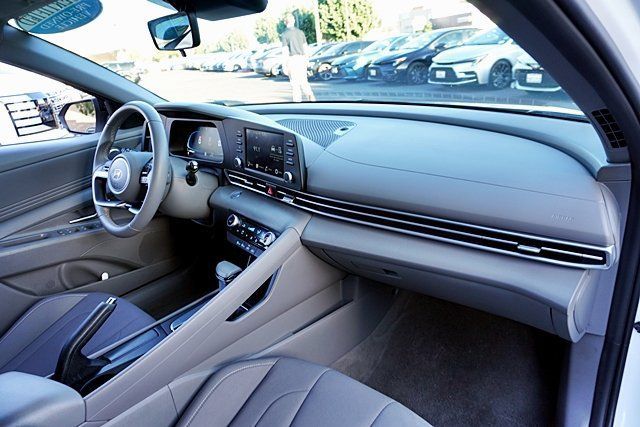 Certified 2026 Hyundai Elantra Sport FWD image 17