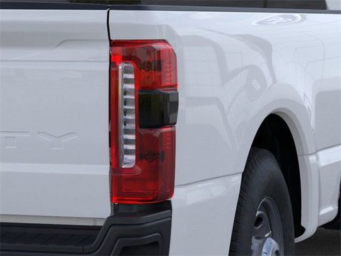 New 2026 Ford F250 XL w/ 360-Degree Camera Package image 21
