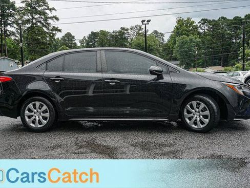 Used 2020 Toyota Corolla LE FWD image 2