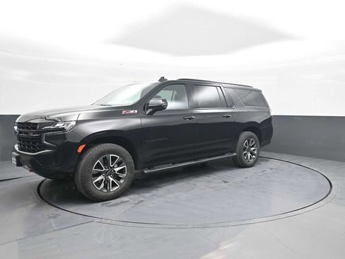 Used 2024 Chevrolet Suburban Z71 w/ Luxury Package image 8