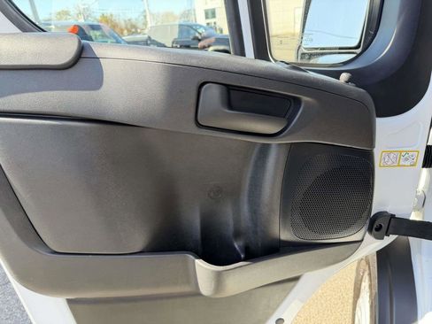 Used 2025 RAM ProMaster 2500 w/ Convenience Group image 20