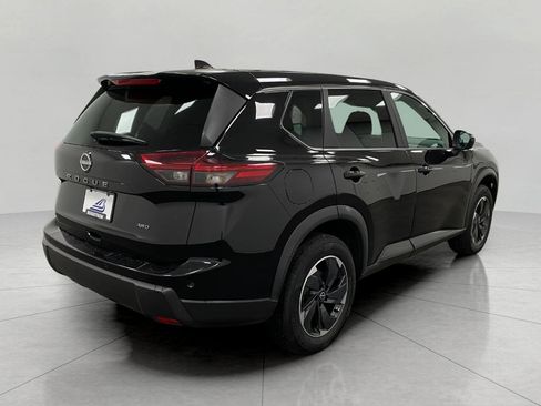 Used 2025 Nissan Rogue SV image 4