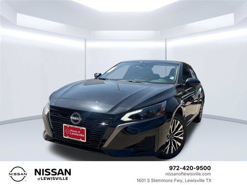 New 2026 Nissan Altima 2.5 SV AWD/4WD image 1