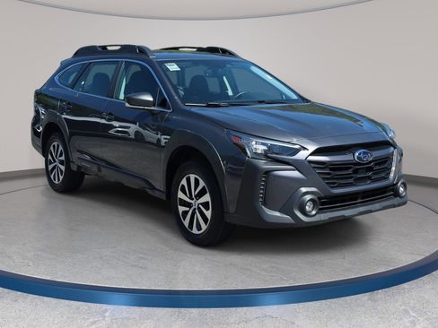 Used 2023 Subaru Outback AWD/4WD image 3
