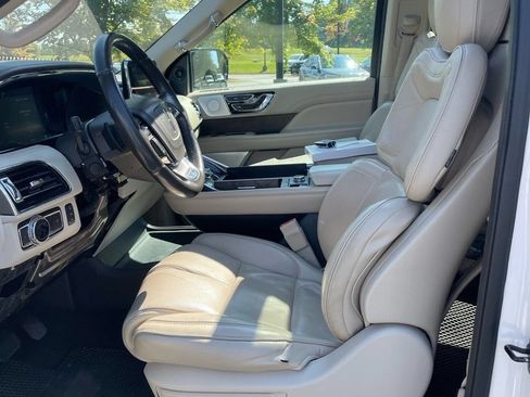 Used 2019 Lincoln Navigator L Reserve w/ Cargo Package AWD/4WD image 5