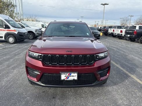 New 2025 Jeep Grand Cherokee Altitude w/ Trailer Tow Package image 14