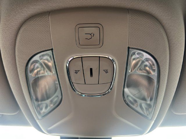 Used 2022 Jeep Compass Trailhawk w/ Trailhawk Elite Group AWD/4WD image 3