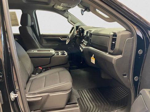 New 2026 GMC Sierra 1500 SLE image 16