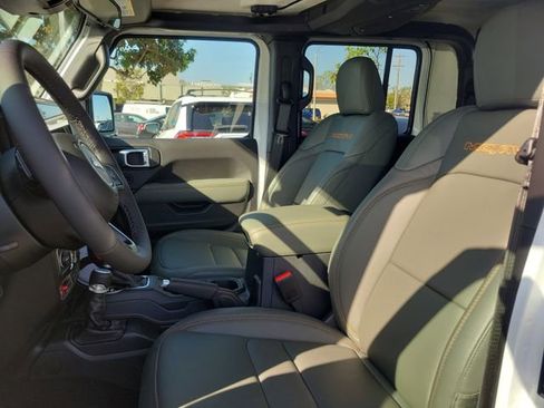 New 2026 Jeep Gladiator Mojave image 13