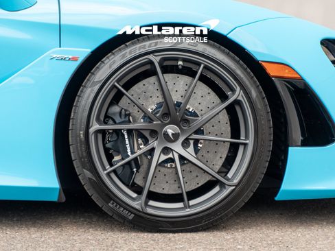Used 2025 McLaren 750S Spider RWD image 30