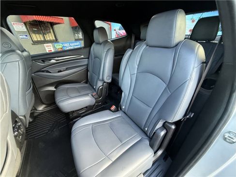 Used 2022 Buick Enclave Premium image 25
