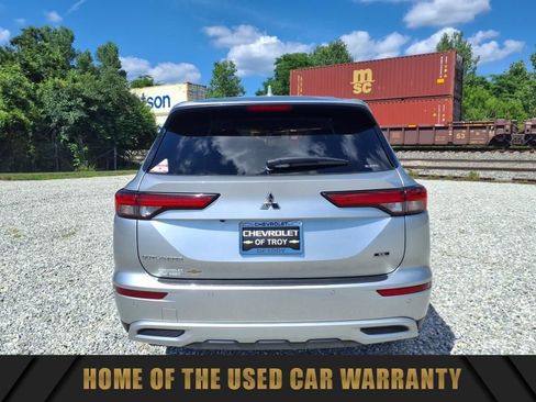 Used 2022 Mitsubishi Outlander SE image 11