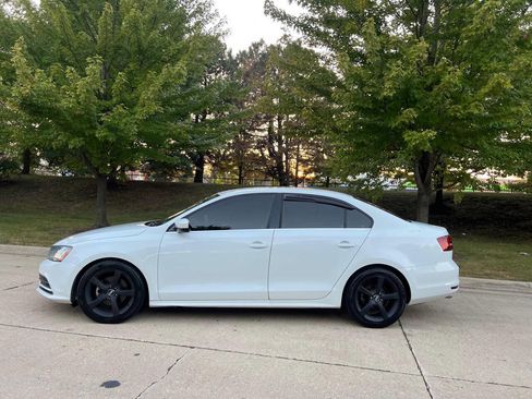 Used 2017 Volkswagen Jetta S image 4