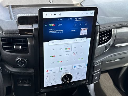 Used 2025 Ford F150 Lightning Flash AWD/4WD image 19