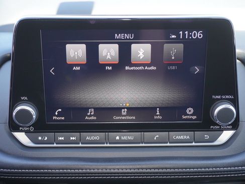 Used 2024 Nissan Rogue SV FWD image 16