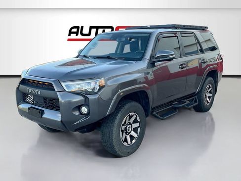 Used 2020 Toyota 4Runner SR5 Premium w/ Moonroof Package AWD/4WD image 3