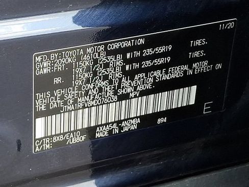 Used 2021 Toyota RAV4 XLE Premium AWD/4WD image 27