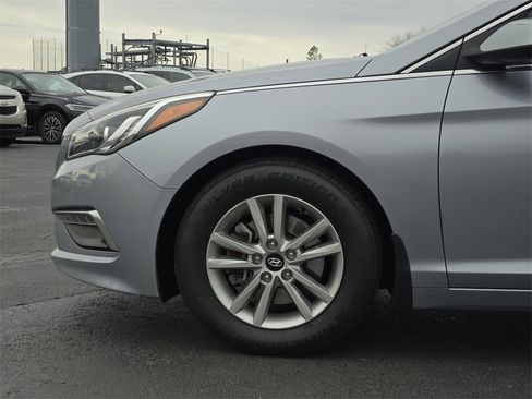 Used 2015 Hyundai Sonata SE w/ Cargo Package image 8