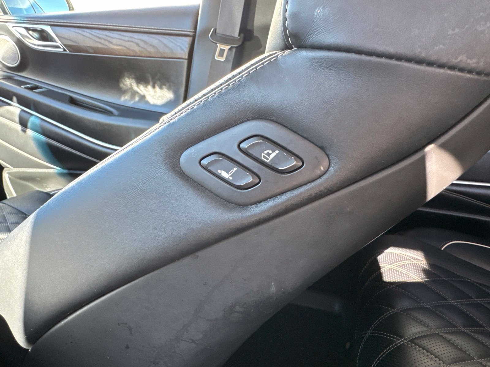 Used 2024 Genesis GV80 3.5T w/ Prestige Package AWD/4WD image 18