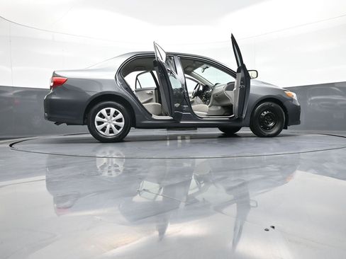 Used 2012 Toyota Corolla LE image 47