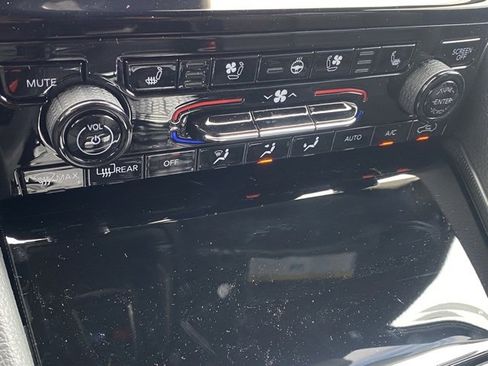 New 2025 Jeep Grand Cherokee Limited image 24