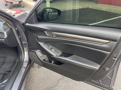 Used 2020 Honda Accord LX image 11