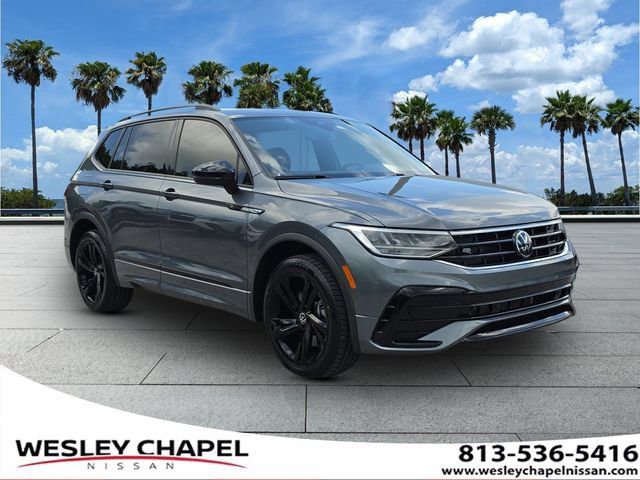 Used 2024 Volkswagen Tiguan SE R-Line FWD image 1