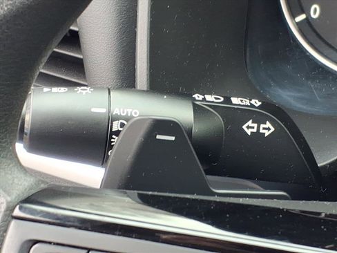 Used 2023 Nissan Rogue SV image 17